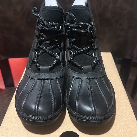 UGG Greda Waterproof Duck Boot: BLACK: NIB: SZ 6 - Picture 2 of 9